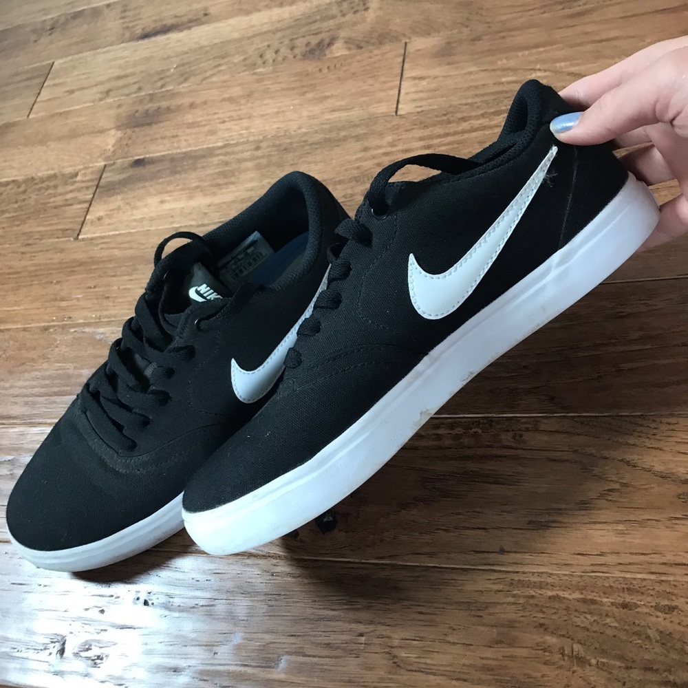 Nike Solarsoft SB shoes